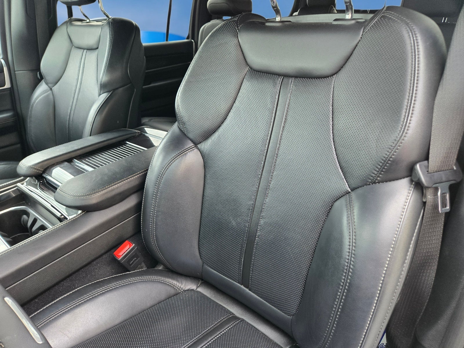 2024 Jeep Wagoneer Base