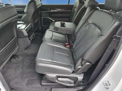 2024 Jeep Wagoneer Base
