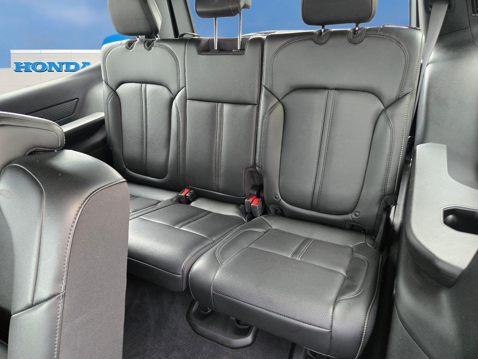 2024 Jeep Wagoneer Base