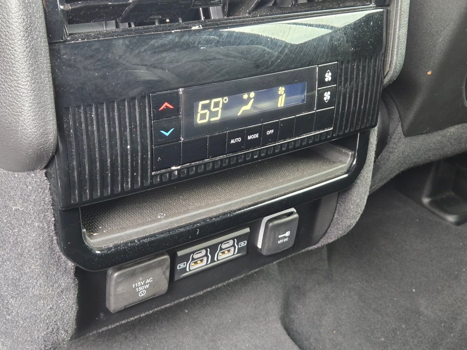 2024 Jeep Wagoneer Base