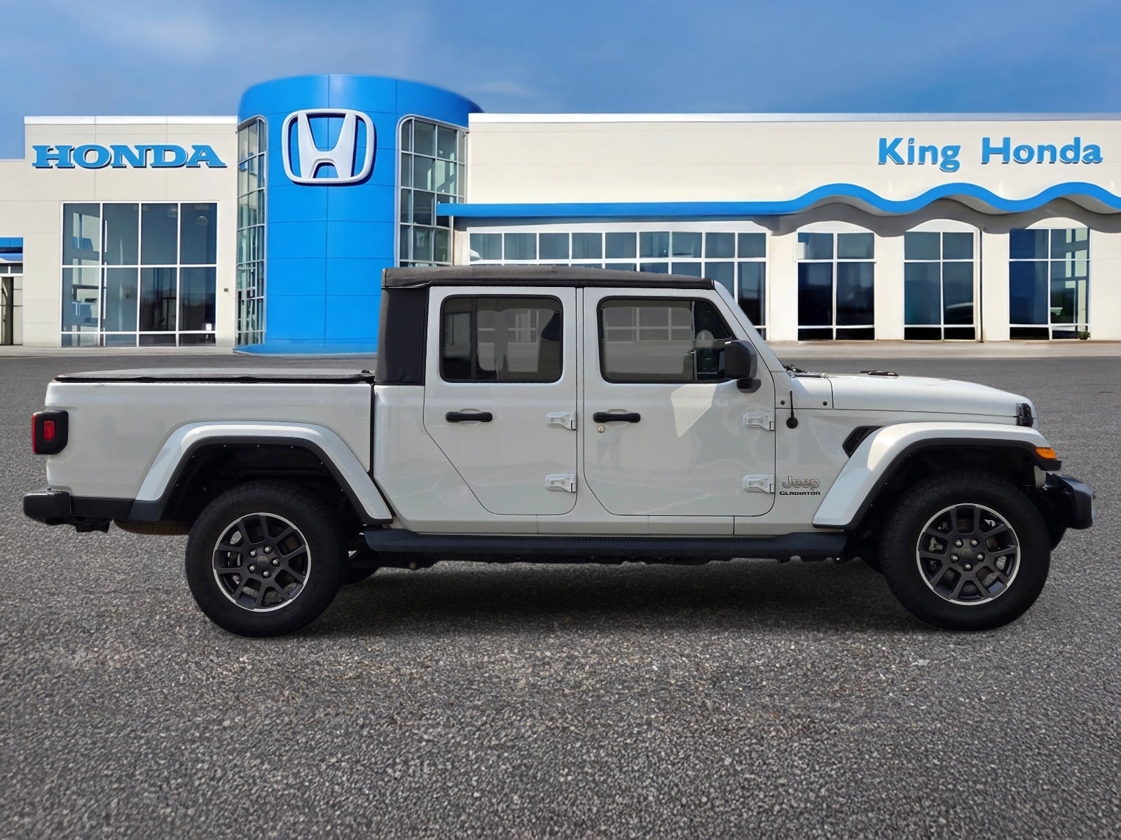 2022 Jeep Gladiator Overland