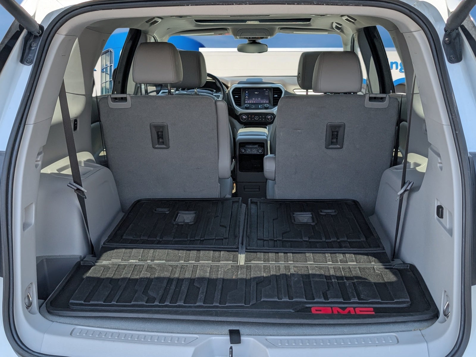 2022 GMC Acadia SLT