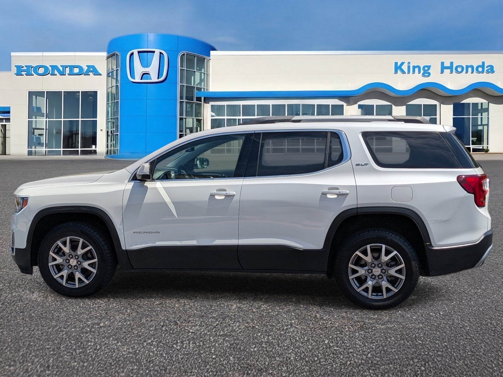 2022 GMC Acadia SLT