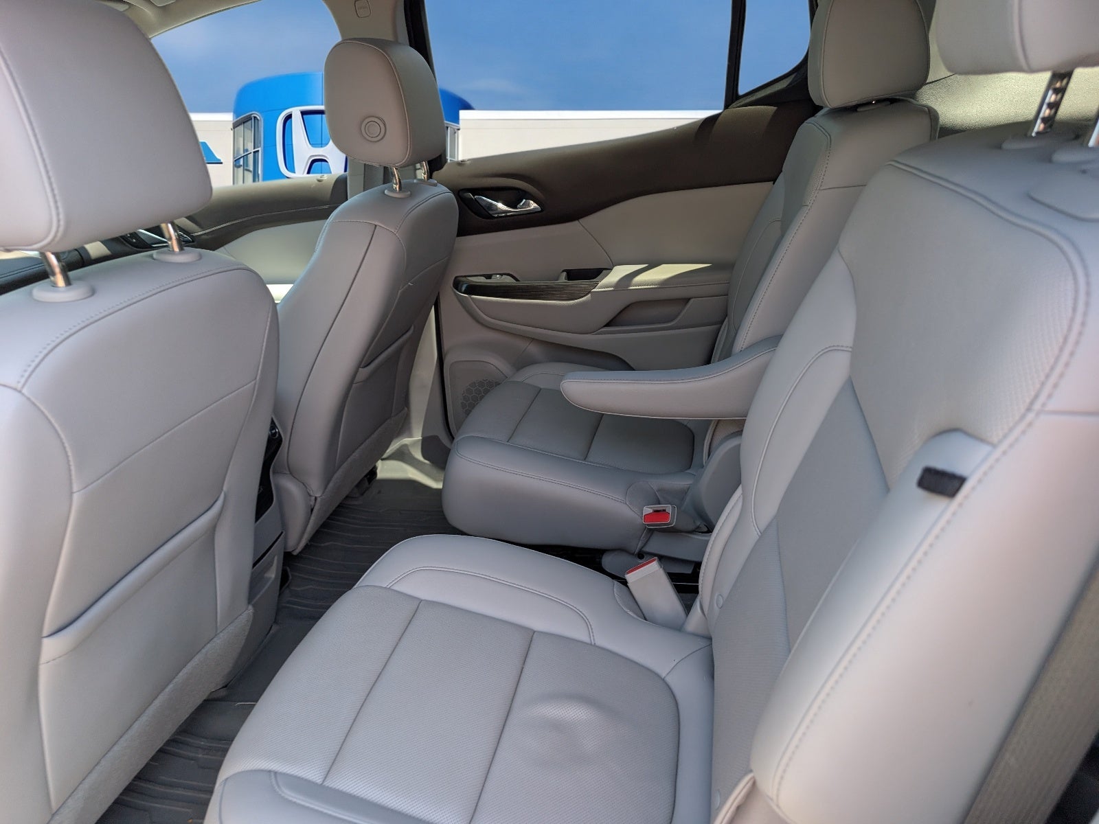 2022 GMC Acadia SLT