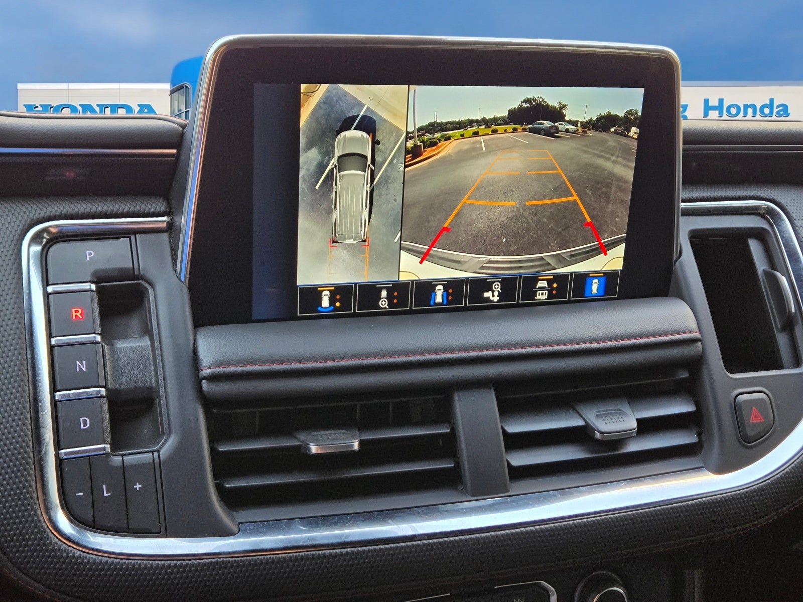 2023 Chevrolet Suburban RST