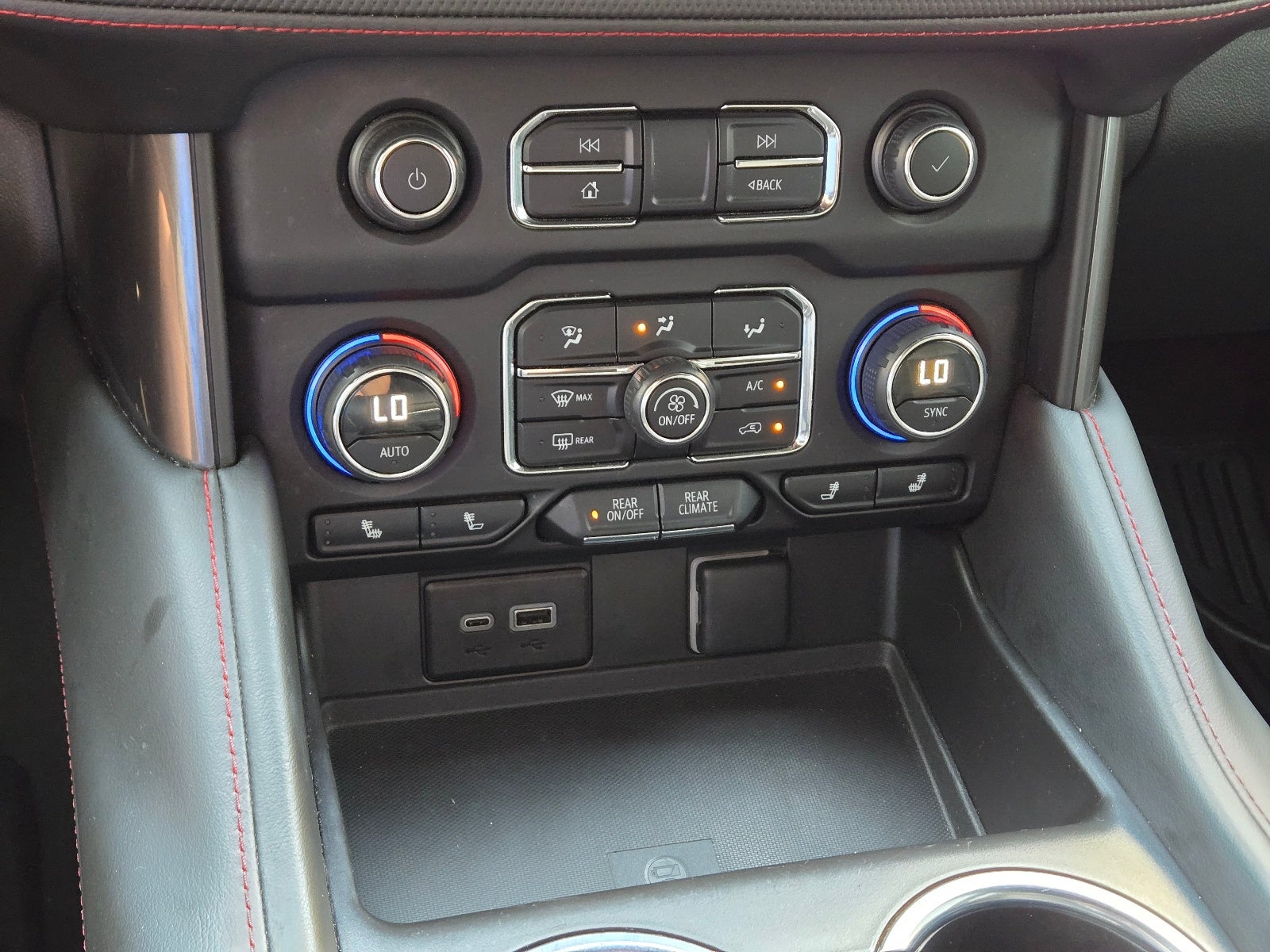 2023 Chevrolet Suburban RST