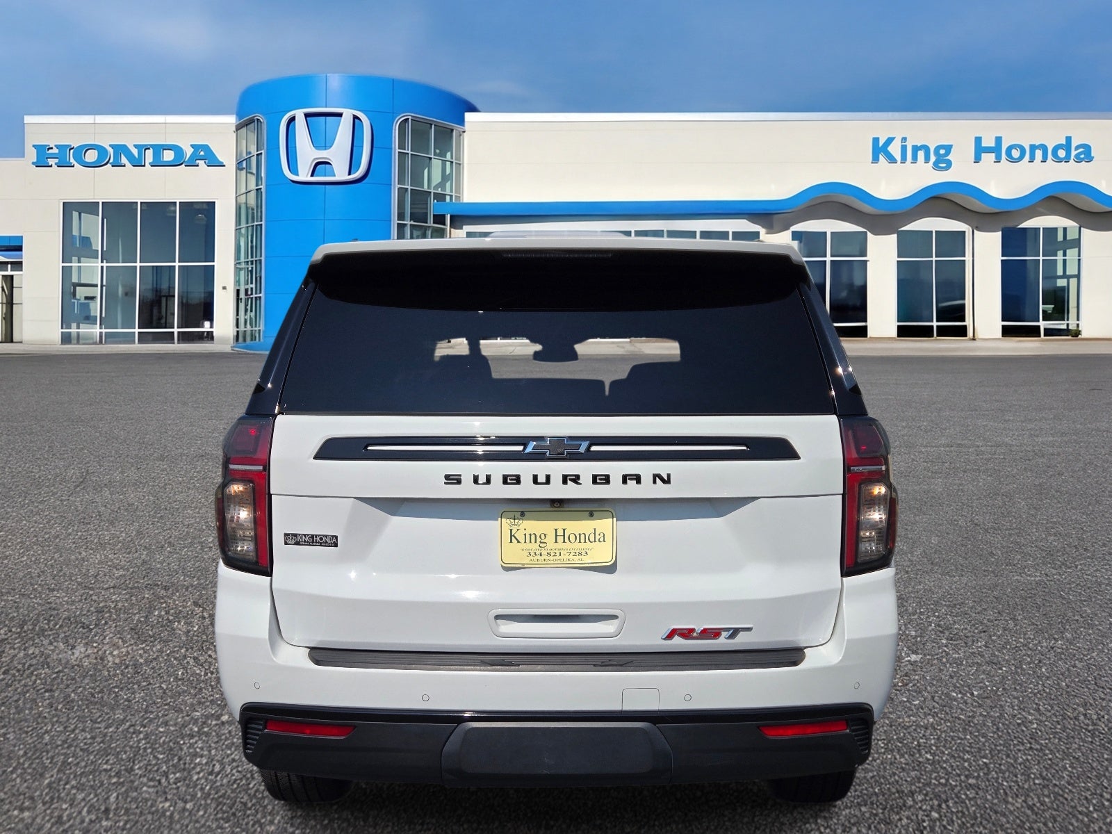 2023 Chevrolet Suburban RST