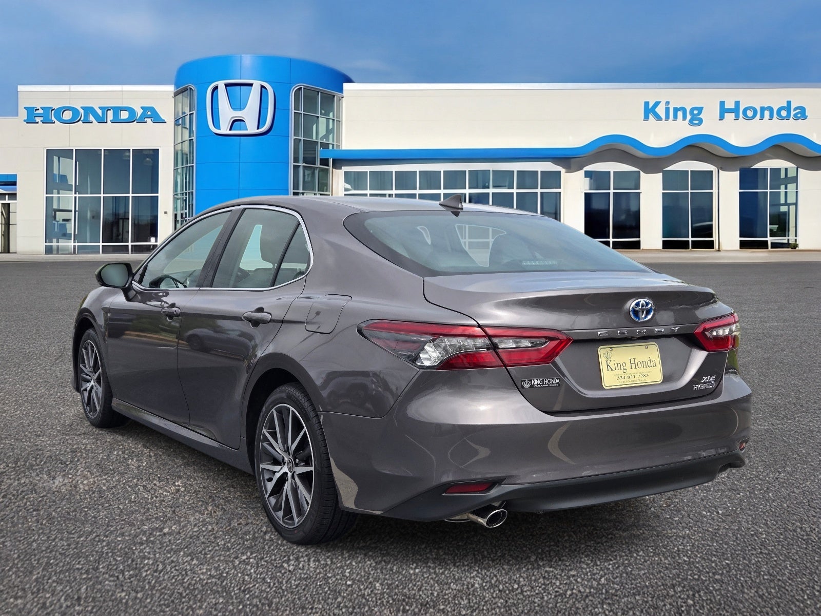 2024 Toyota Camry Hybrid XLE