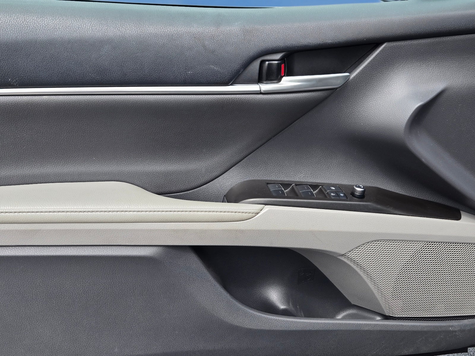 2024 Toyota Camry Hybrid XLE
