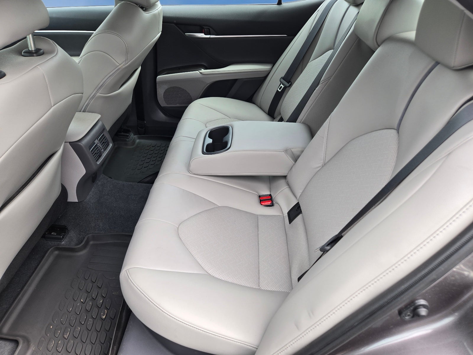 2024 Toyota Camry Hybrid XLE