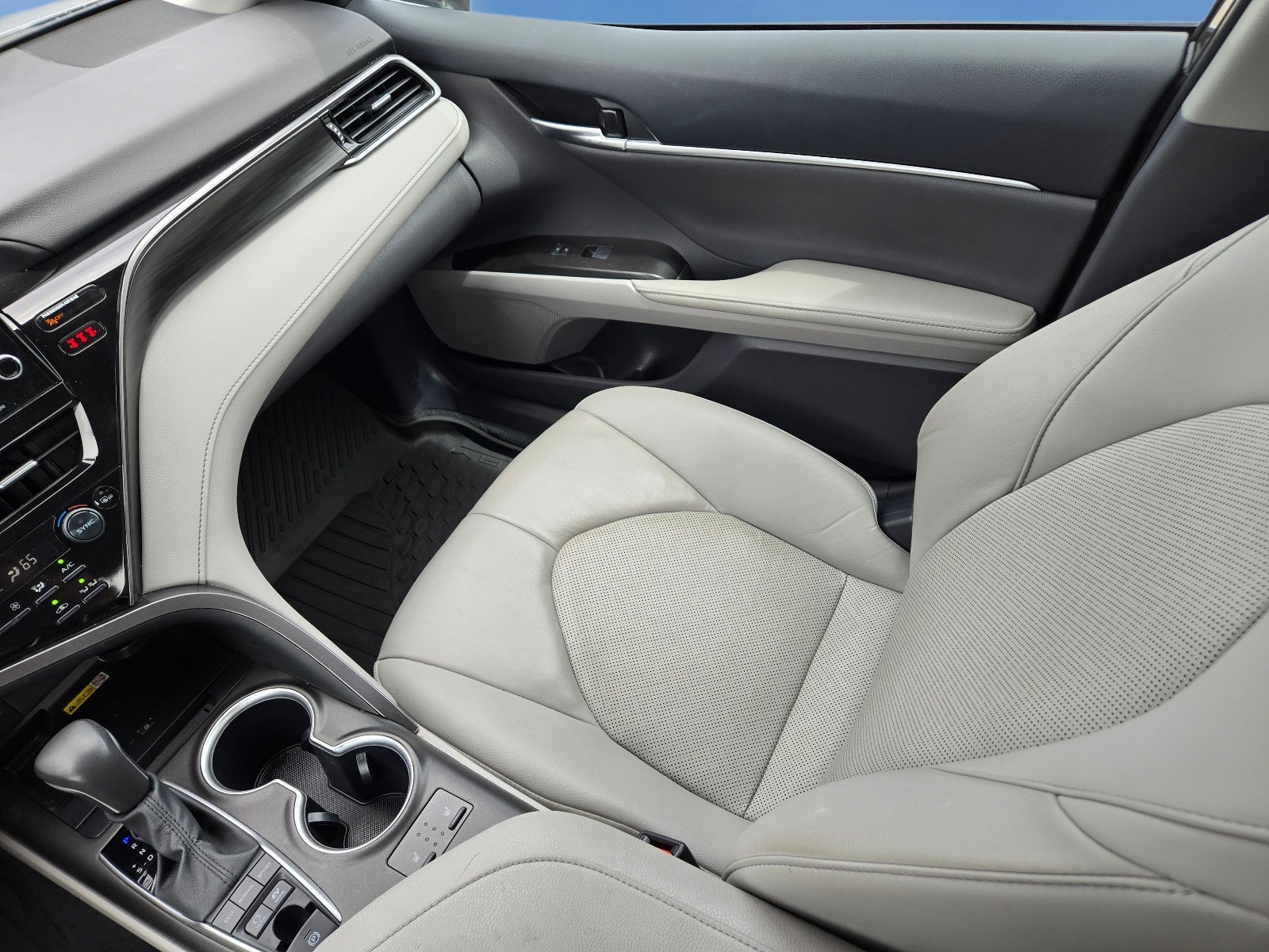 2024 Toyota Camry Hybrid XLE