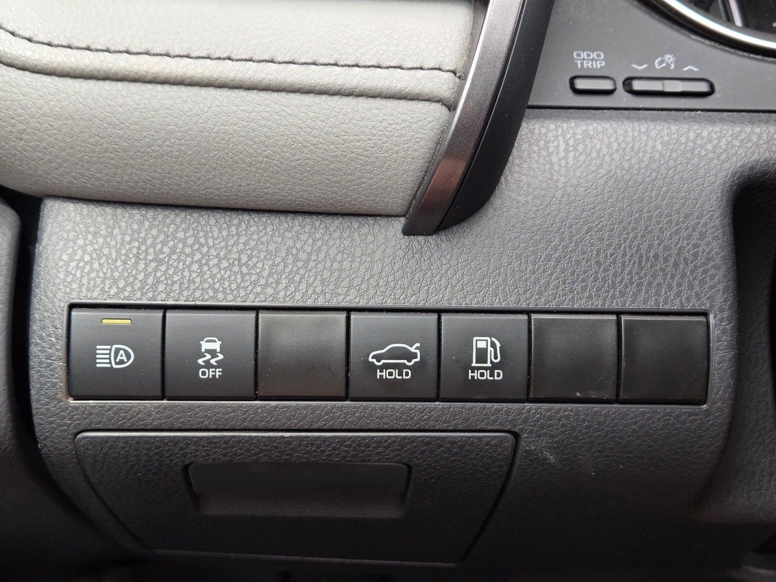 2024 Toyota Camry Hybrid XLE