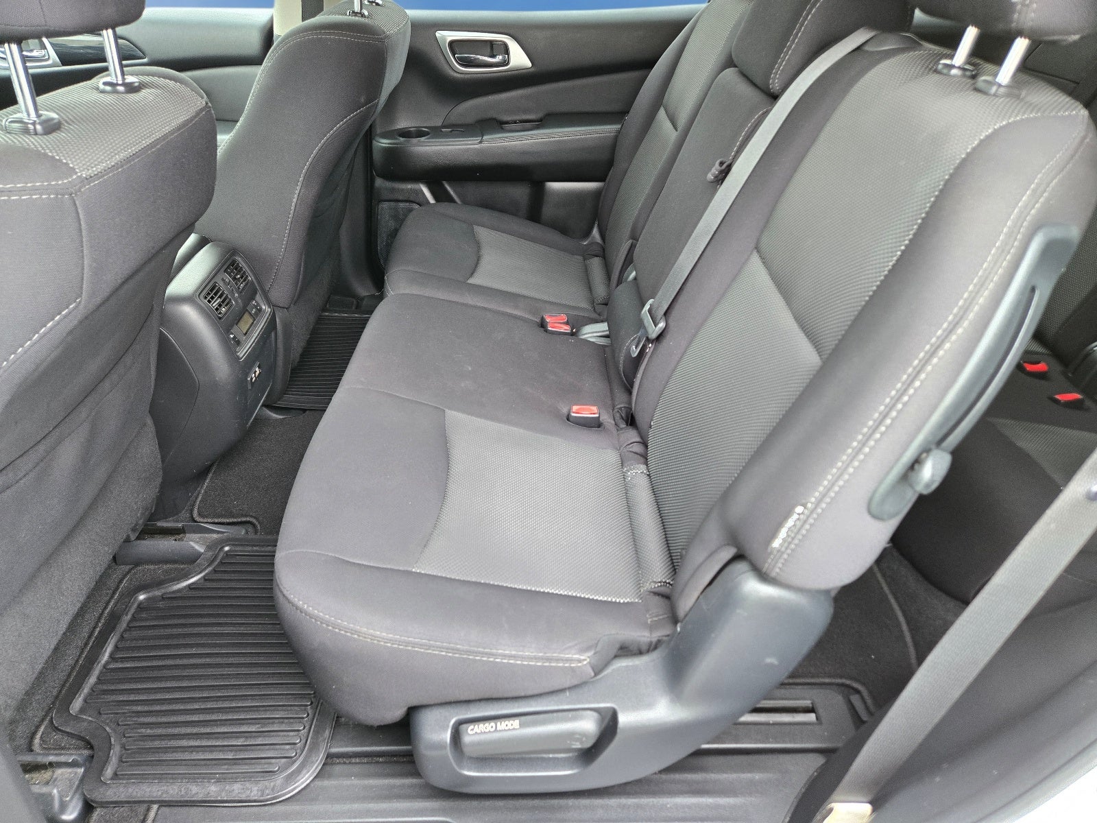 2020 Nissan Pathfinder S