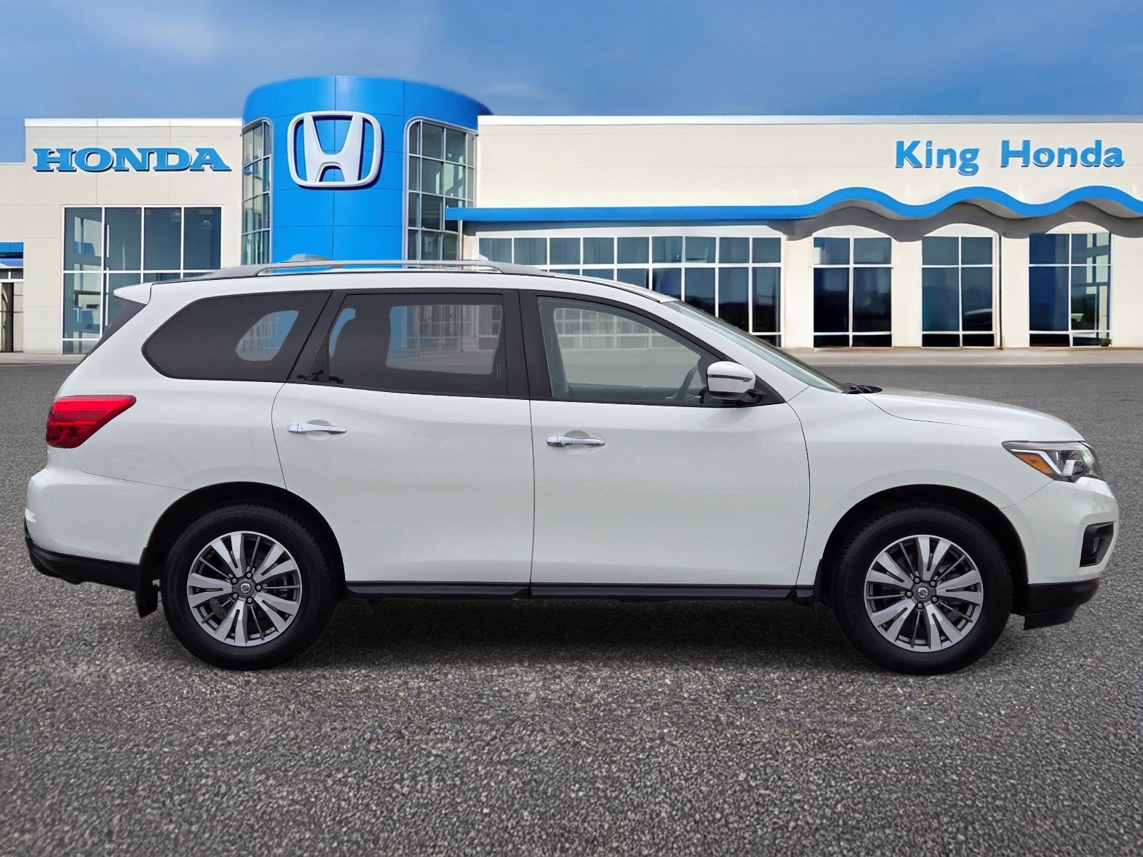 2020 Nissan Pathfinder S