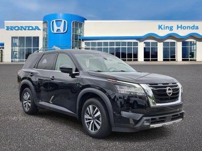 2024 Nissan Pathfinder SL