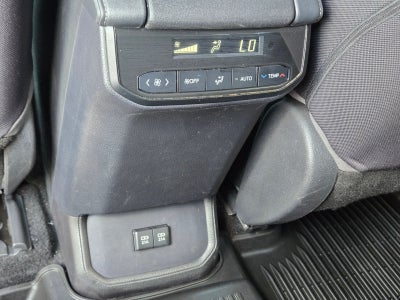 2020 Toyota Highlander LE