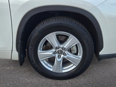2020 Toyota Highlander LE