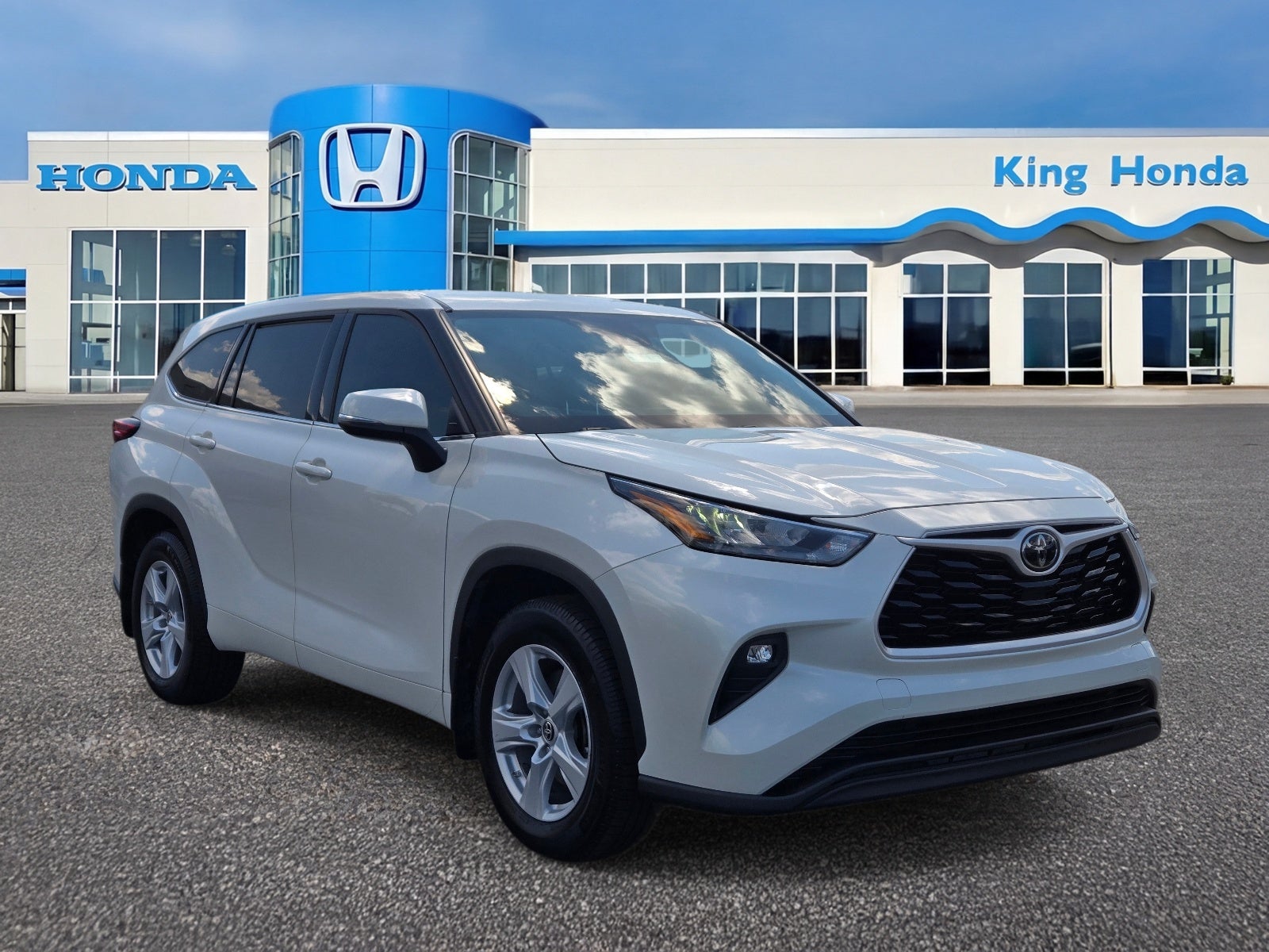 2020 Toyota Highlander LE