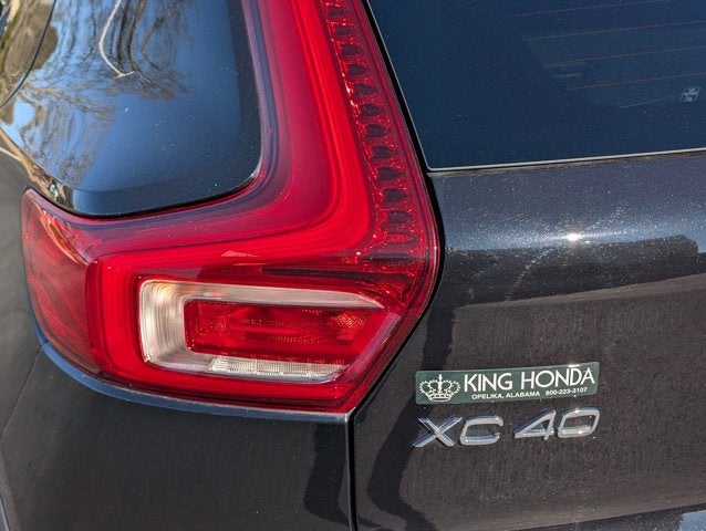 2023 Volvo XC40 Plus Bright Theme