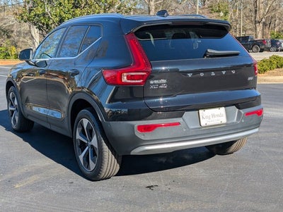 2023 Volvo XC40 Plus Bright Theme