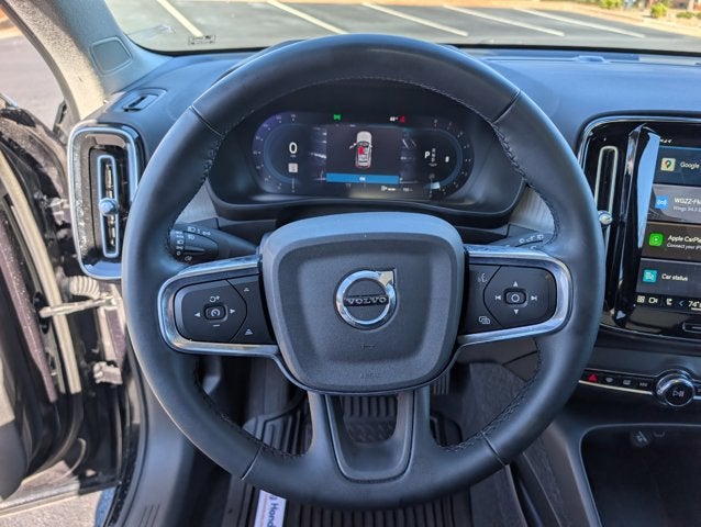2023 Volvo XC40 Plus Bright Theme