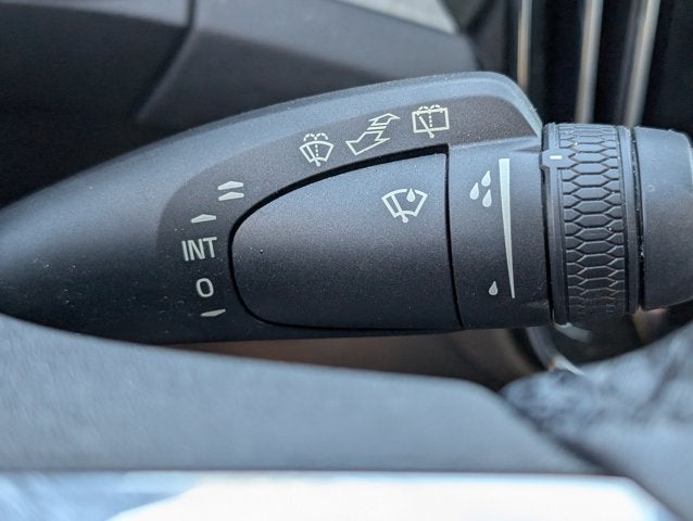 2023 Volvo XC40 Plus Bright Theme