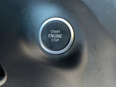 2023 Volvo XC40 Plus Bright Theme