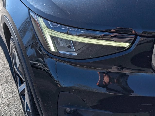 2023 Volvo XC40 Plus Bright Theme