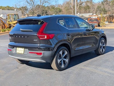 2023 Volvo XC40 Plus Bright Theme